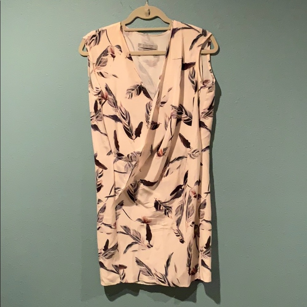 AllSaints 100% Silk Feather Print Drape Wrap Dress Size S
***worn once! ***